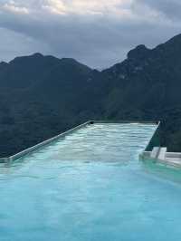 關嶺仙境！這家懸崖民宿的無邊泳池絕絕子