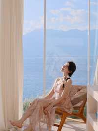 抬頭見山低頭見海的高端民宿