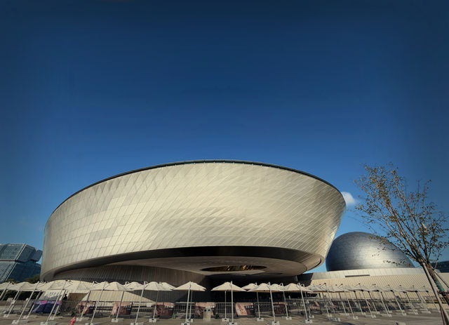 在上海天文館,我好像闖進了科幻片的布景裡 在上海天文館,我好像闖進了科幻片的布景裡