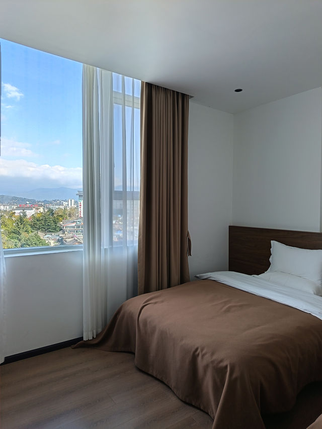 一將傑爾遜迅酒店｜雪景大床枕雪眠，山景雙床攬清翠