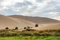 飛沙不落的月牙泉