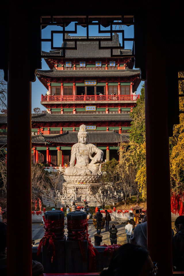 南京秋日毗盧寺的銀杏與佛光 南京秋日毗盧寺的銀杏與佛光