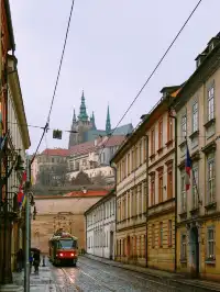 從此以後「布拉格」是一個形容詞