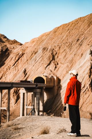 新疆の超マイナーな火星の秘境！クズル「魔鬼城」赤い石の林に突入