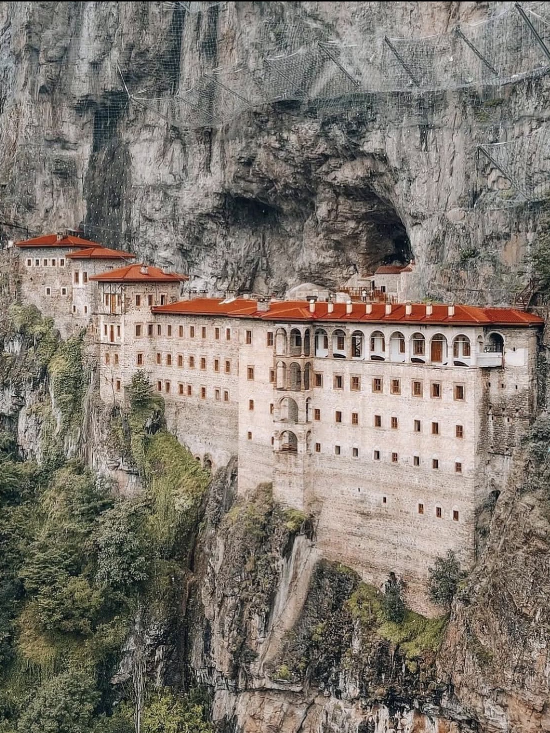 ตุรกีในมุมลับที่ไม่มีใครเห็นช่างมหัศจรรย์เหลือเกิน! อารามซูเมลา (Sumela monastery)