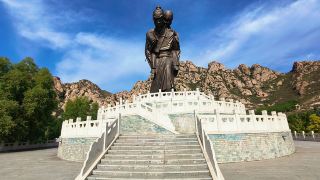 Half frontier beacon fires, half distant green mountains | Dual scenery of Northern Shanxi