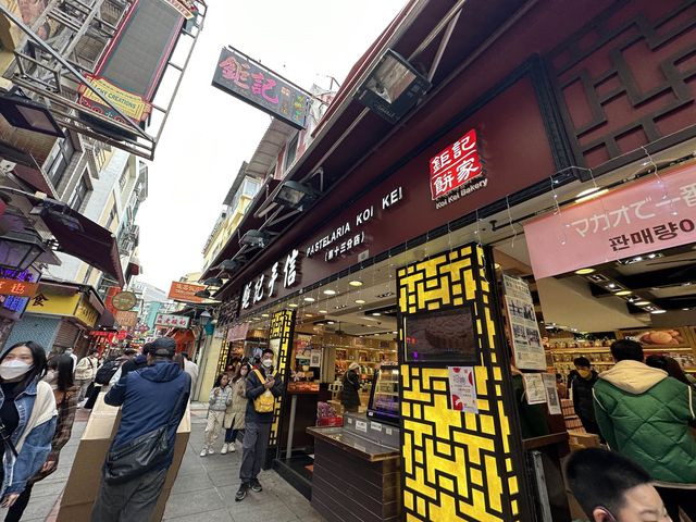 Shopping at Taipa Old Village 