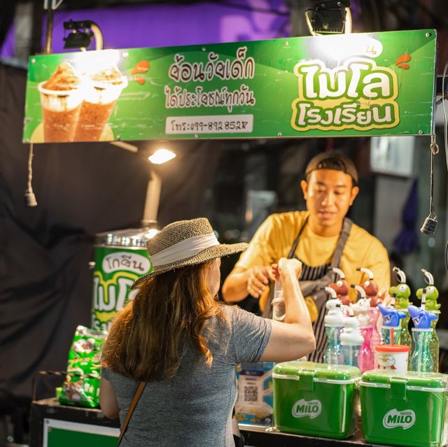ตลาดโต้รุ่งหัวหิน จุดเช้คอิน กินเพลิน เดินเล่น