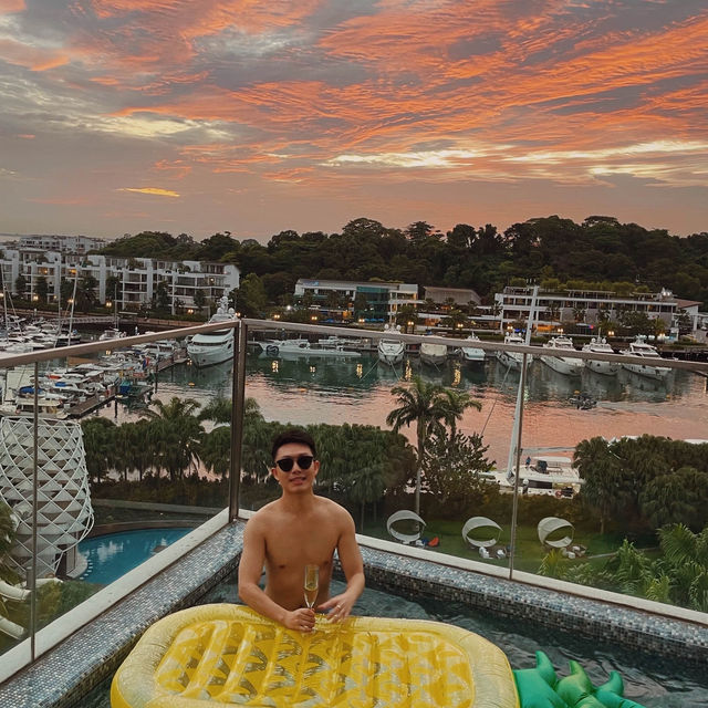 🇸🇬｜The swimming pool party is on