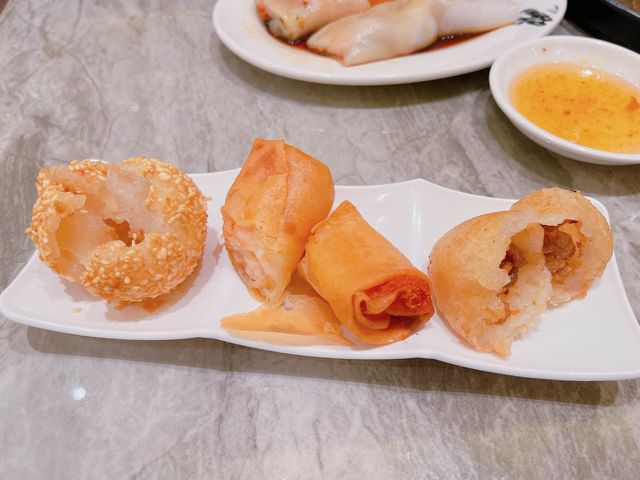 呢間酒樓食物種類夠晒多元化，服務及食物質素都好出色～