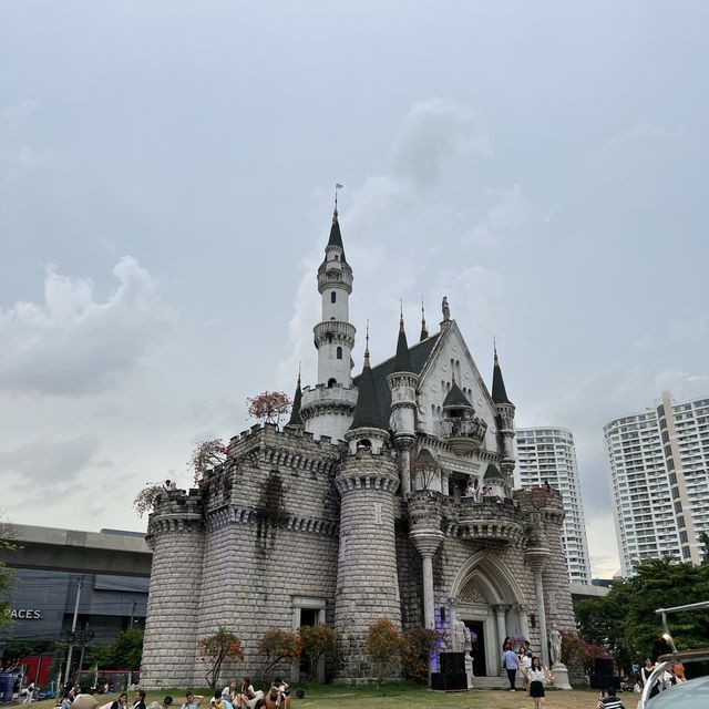 🏰 JODD FAIRS DanNeramit : จ๊อดแฟร์ แดนเนรมิต