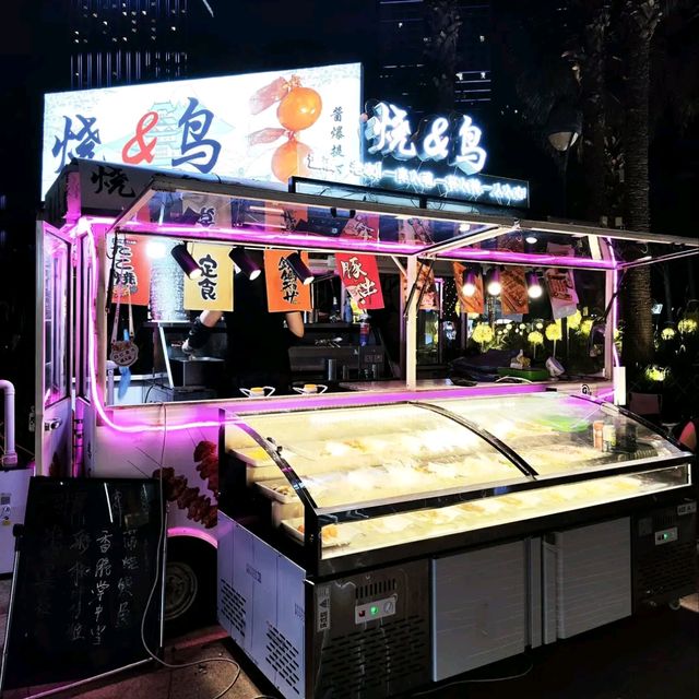 網上搜查熱爆,評價火熱火紅,就是【燈湖西街】