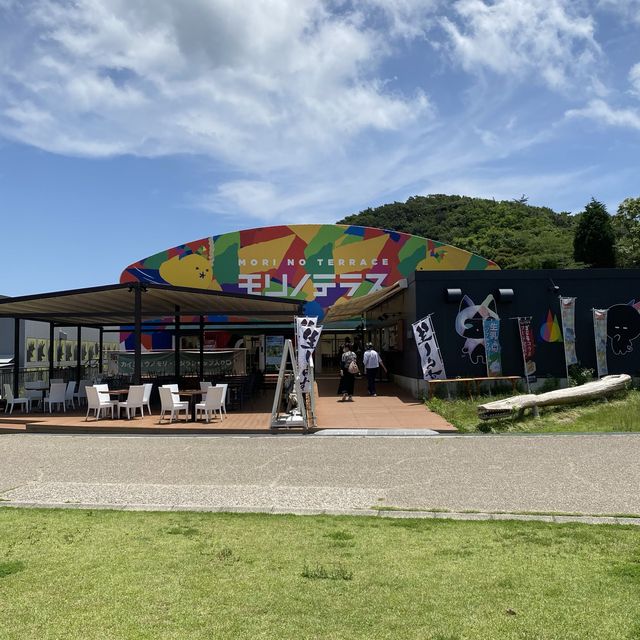 淡路島！「モリノテラス」ゴジラ！？ニジゲンノモリで衝撃のシュークリームを食す