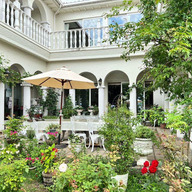 河口湖!! お花に囲まれたCafe☕️