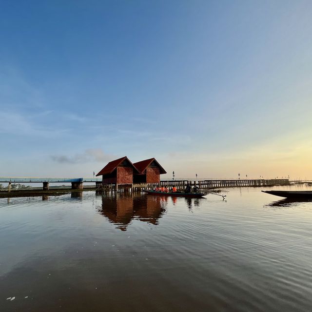 An eye-opening boat trip @ Thale Noi