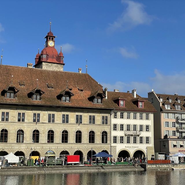 Lucerne: History on Chapel Bridge