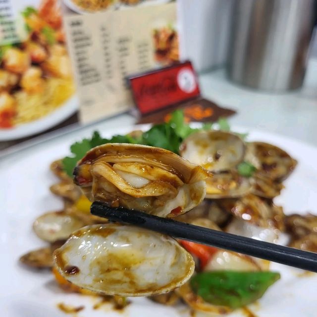 生猛海鮮配馳名咕嚕肉