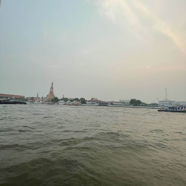 Beautiful sunset with amazing temple views 
