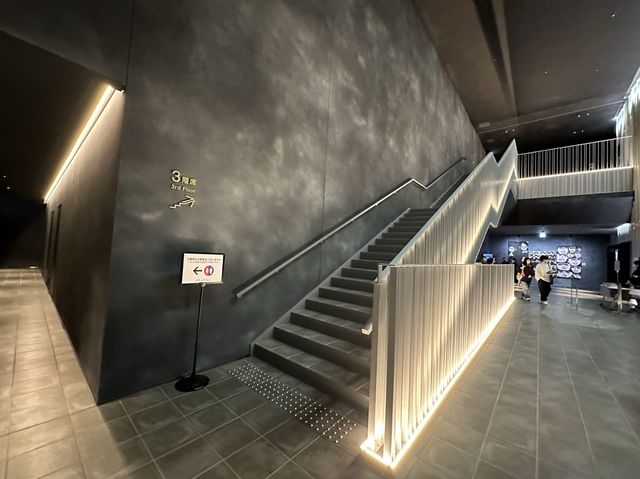 新宿・歌舞伎町。東急歌舞伎町タワー内の劇場『THEATER MIRANO-Za』