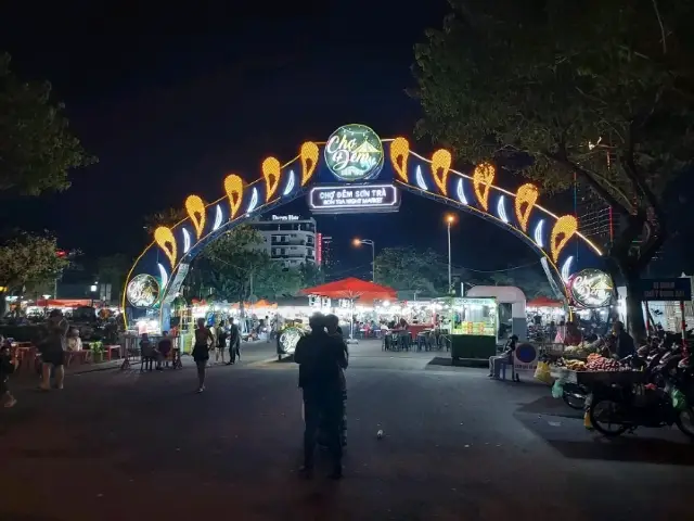 Cho Dem Son Tra, Night Market at DaNang