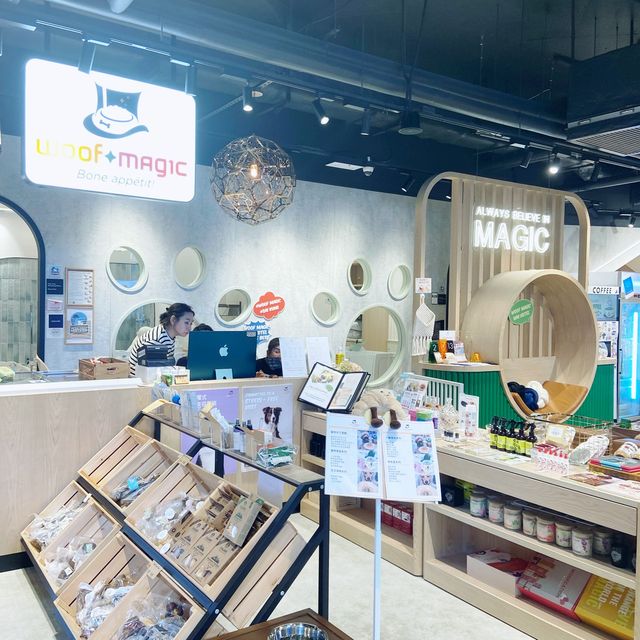 Woof & Magic shop , restaurant & cafe !