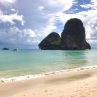 หาดไร่เลย์ หาดที่เงียบสงบและสวยงามของ จ.กระบี่