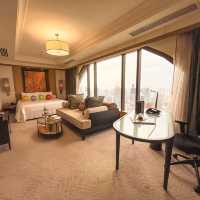 Banyan Tree Bangkok กับห้องกระจกทรงโค้ง
