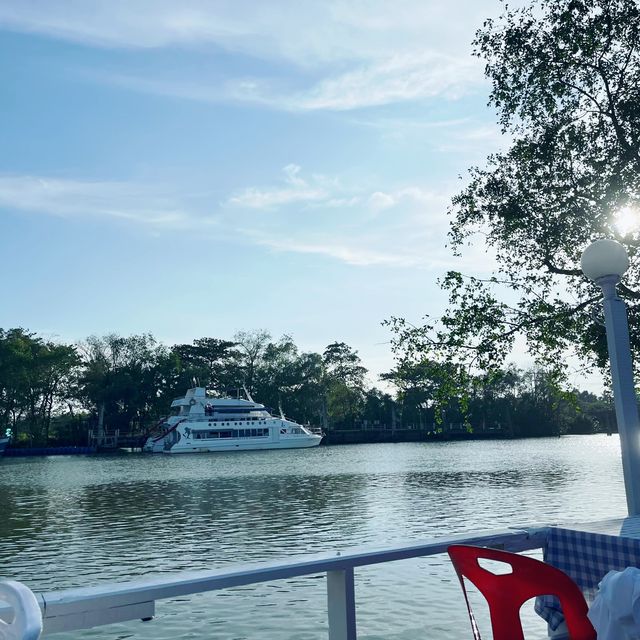 สวนอาหารริเวอร์ไซด์การ์เด้น (Riverside Garden Rest