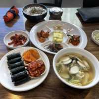 만두집인데 육개장, 충무김밥이 더 유명한 사직동 금강만두