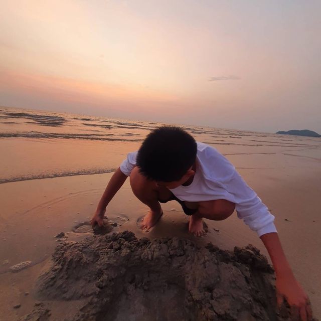 ทะเลจันทบุรี…ความงดงามที่มาพร้อมกับความเงียบสงบ
