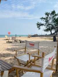 🏖️ คาเฟ่บนหาดทราย นั่งชิลรับคลื่นลมริมทะเลหัวหิน