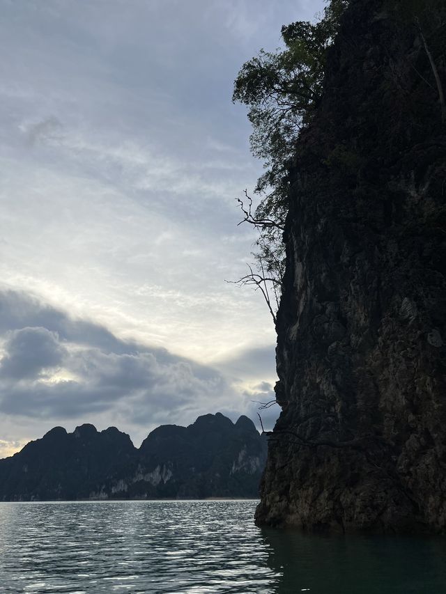 เขื่อนรัชชประภา (กุ้ยหลินเมืองไทย)