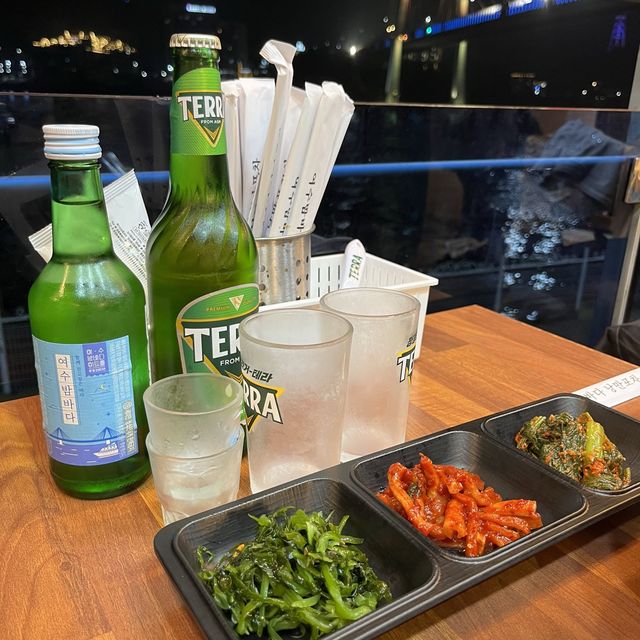 여수밤바다가 눈 앞에 보이는 삼합 맛집 🐙