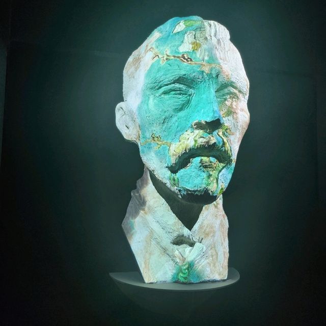 Interesting immersive experience - Van Gogh 