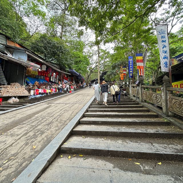 北越河內美景—香天寶刹Huong Pagoda