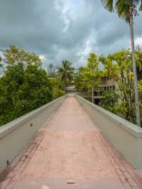 โรงแรมบูติกสุดหรูบนชายหาดเขาหลักที่เต็มไปด้วยความหรูหรา
