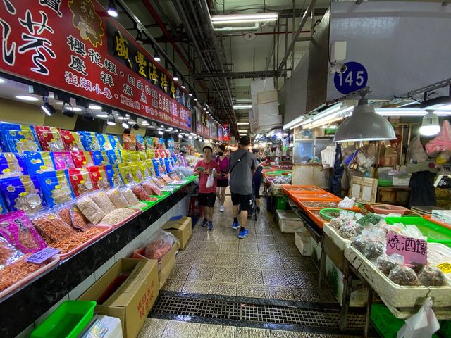 東港華僑市場必吃的黑鮪魚