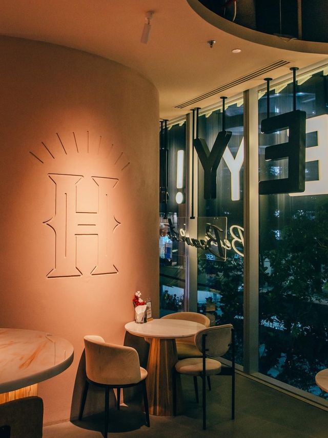 HEY! Beanstro ตึก S-OASIS