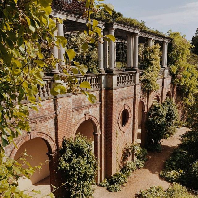 The Pergola and Hill Garden, London