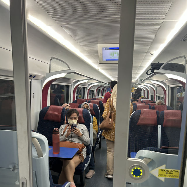從中環車站乘搭火車出發到外州 🚄🚉