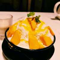 Sloth SukiyaKi มีทั้งซูชิ ซาชิมิ