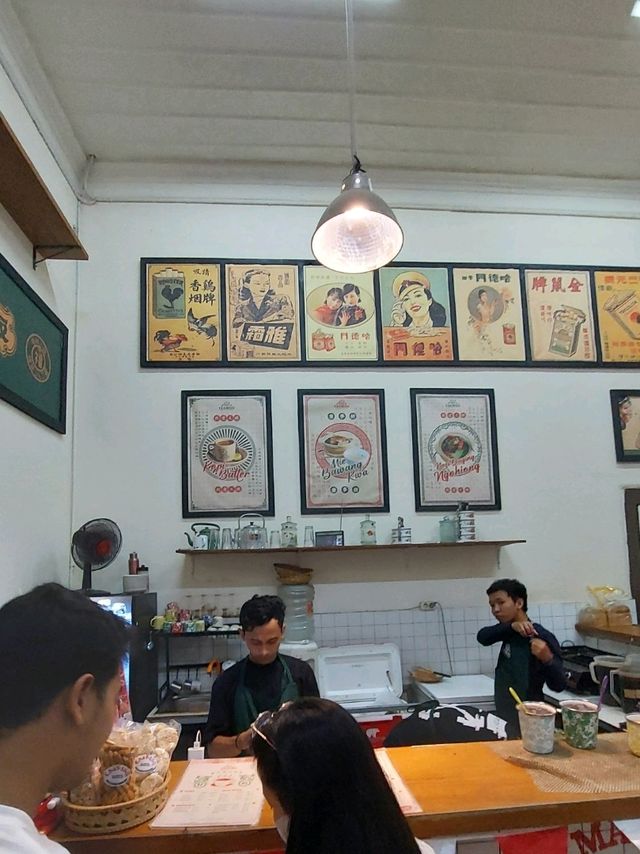 24 Hours Kopitiam in Surabaya - Kedai Ciamso