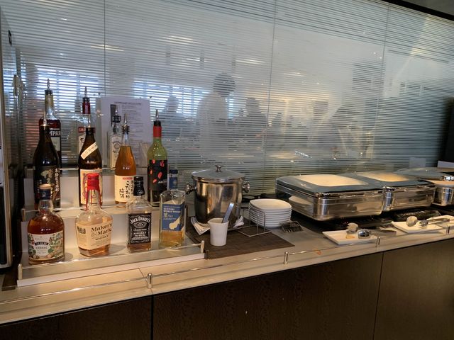 ベトナム　ベトナム観光　搭乗前に成田国際空港ANAラウンジでお腹いっぱい食べる！