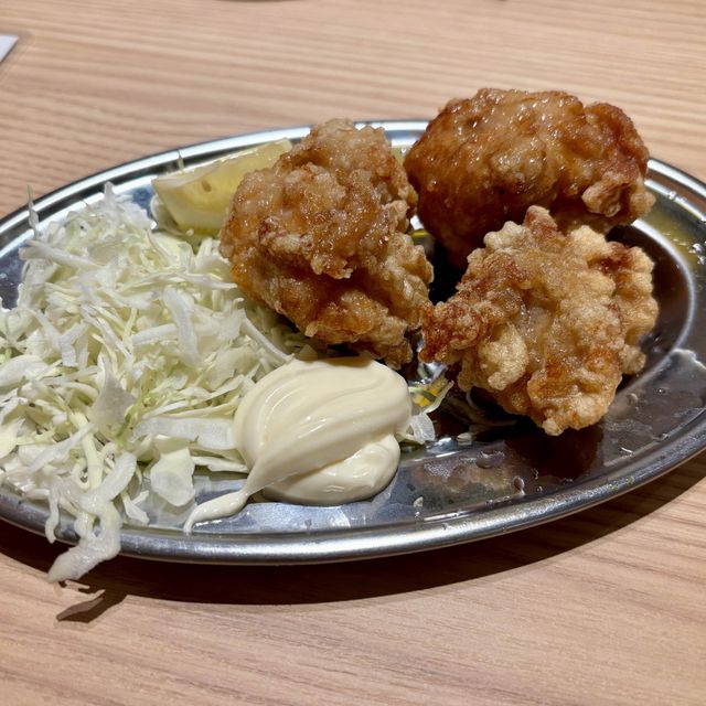 【大阪・阪急梅田】朝5時まで営業する餃子が美味しい居酒屋「大衆酒場 はち」