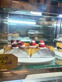 จิบกาแฟชิลๆที่ ว่าง cafe' & bistro