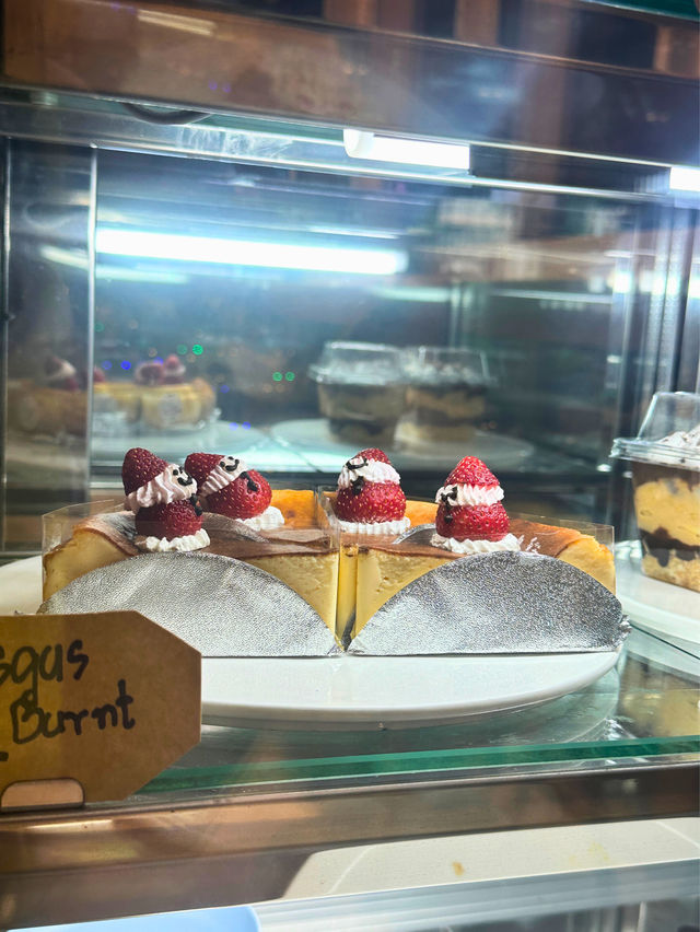 จิบกาแฟชิลๆที่ ว่าง cafe' & bistro
