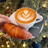 Ourlog Coffee：美味可頌、芝士蛋糕和濃鬱咖啡，讓你找到一絲安寧
