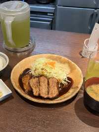 【名古屋グルメ】矢場とんの本店は平日でも行列必至！