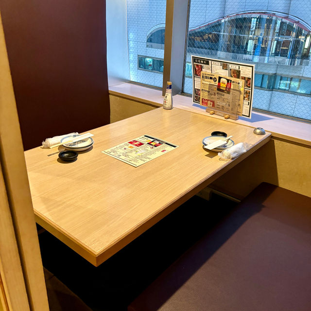 【大阪・東梅田】創作肉料理が自慢の和食居酒屋「うにくと肉寿司 夜景個室居酒屋 そざい庵 梅田・大阪駅店」