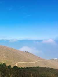 【大嶼山】大東山：登上香港第三高峰，探索神秘石屋